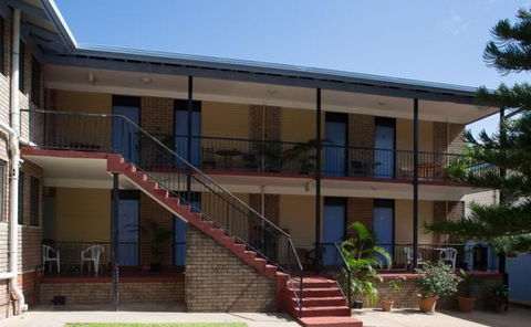 Barramundi Lodge - Schoolies Week Accommodation 3