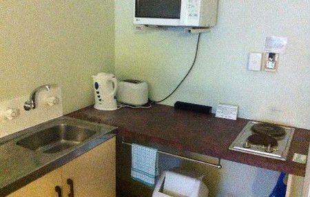 Peninsular Apartment Hotel - Schoolies Week Accommodation 3