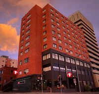 Travelodge Hotel Hobart - Schoolies Week Accommodation