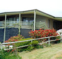 Currawong Holiday Home - Schoolies Week Accommodation