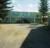 Troubridge Hotel - Schoolies Week Accommodation