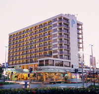 Chifley Pacific Cairns - Schoolies Week Accommodation