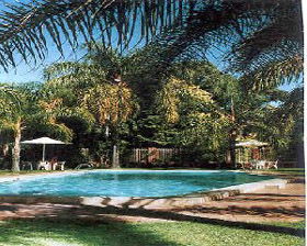 Flag Motor Lodge - Schoolies Week Accommodation 0