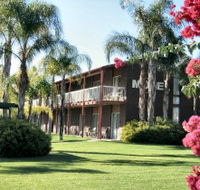 Barmera Hotel-Motel - Schoolies Week Accommodation