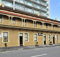 Hotel Tivoli - Schoolies Week Accommodation
