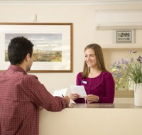 Golden Chain Welcome Inn 277 - Schoolies Week Accommodation