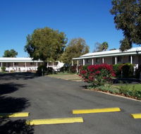 The Country Way Motor Inn - Schoolies Week Accommodation