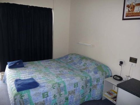 Moura Motel - Schoolies Week Accommodation 3
