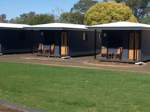 Pick A Box Motel - Schoolies Week Accommodation 0