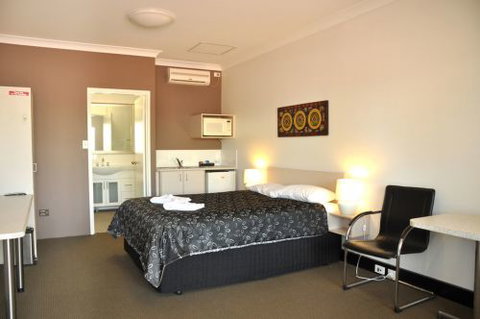 Pinjarra Resort  - Schoolies Week Accommodation 2