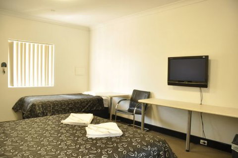 Pinjarra Resort  - Schoolies Week Accommodation 3