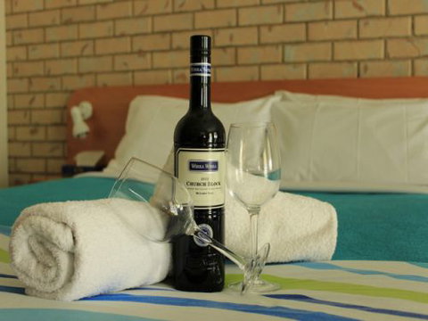 Kilcoy Gardens Motor Inn - Schoolies Week Accommodation 3