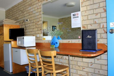Kilcoy Gardens Motor Inn - Schoolies Week Accommodation 8