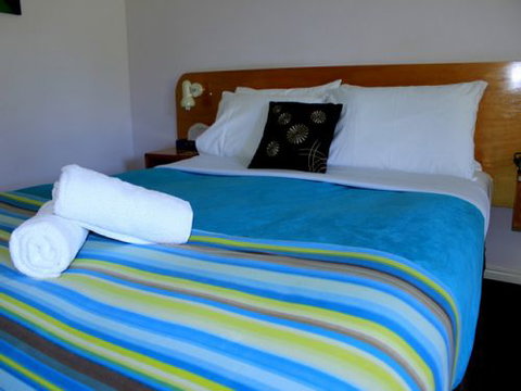 Kilcoy Gardens Motor Inn - Schoolies Week Accommodation 9