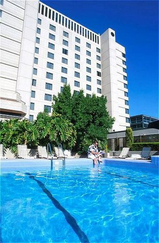 Holiday Inn Adelaide - Schoolies Week Accommodation 0