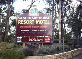 Sanctuary House Resort Motel - Healesville - Schoolies Week Accommodation 1