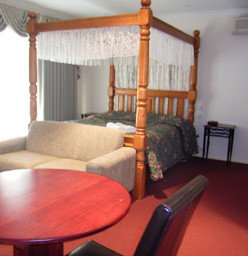 Sanctuary House Resort Motel - Healesville - Schoolies Week Accommodation 2