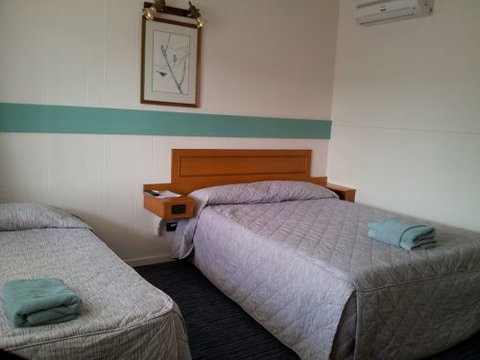 Charlton Motel - Schoolies Week Accommodation 0