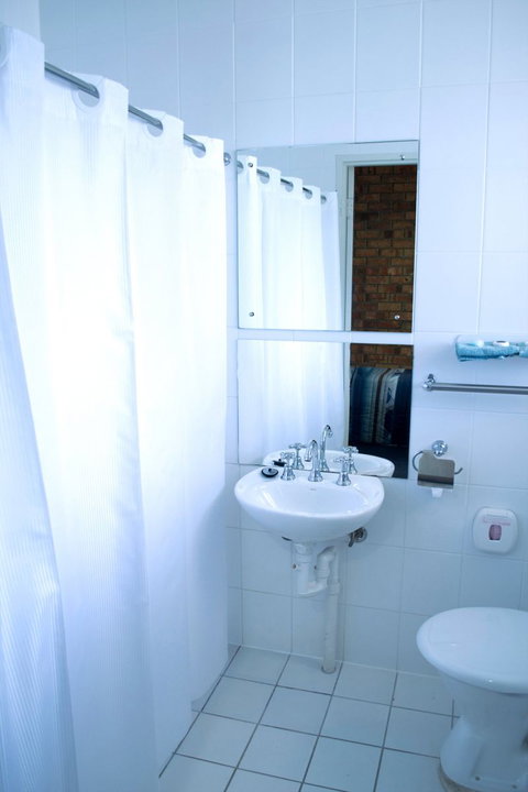 Kadina Gateway Motor Inn - Schoolies Week Accommodation 5
