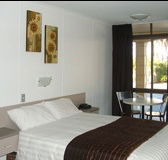 The Edge Hotel - Schoolies Week Accommodation