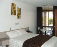 The Edge Hotel - Schoolies Week Accommodation 0