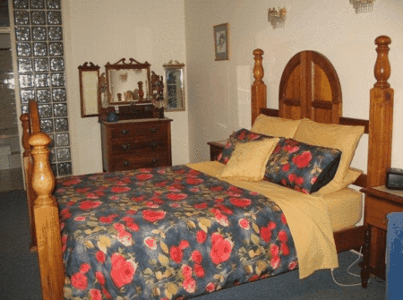 Cedars Indulgence Retreat - Schoolies Week Accommodation