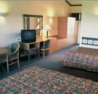 Camden Valley Country Club - Schoolies Week Accommodation