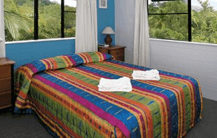 Castaways Trinity Beach - Schoolies Week Accommodation