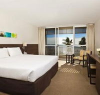 Mercure Hotel Harbourside Cairns - Schoolies Week Accommodation