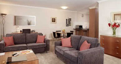 Ringwood Royale Apartment Hotel - Schoolies Week Accommodation 0
