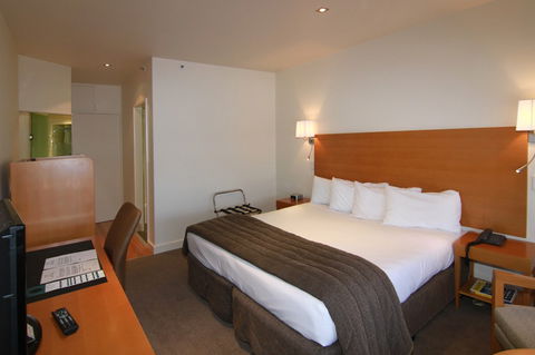 Quality Hotel Gateway Devonport - Schoolies Week Accommodation 2