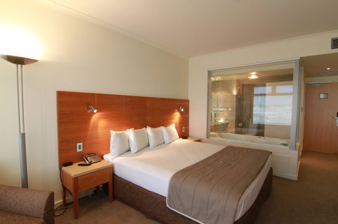 Quality Hotel Gateway Devonport - Schoolies Week Accommodation 3