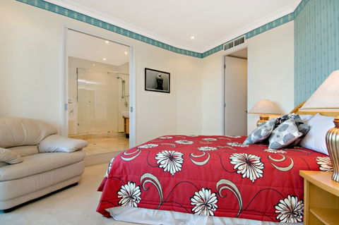 Santorini On Mudjimba - Schoolies Week Accommodation 1