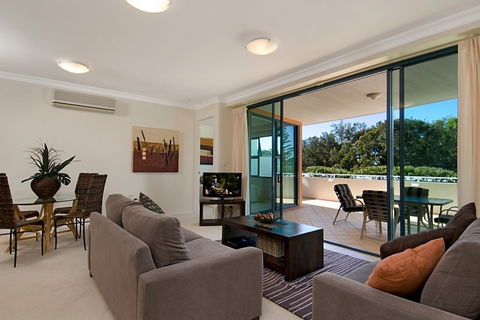 Santorini On Mudjimba - Schoolies Week Accommodation 2