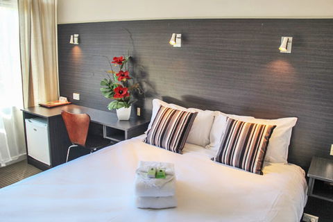 Mid City Motor Lodge - Schoolies Week Accommodation 0
