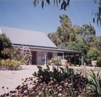 Brackley Cottage - Schoolies Week Accommodation