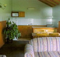 Baudins - Schoolies Week Accommodation
