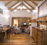 Ellie's Cottage Collection - Ellie's Townhouse - Schoolies Week Accommodation