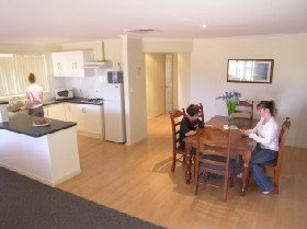 Copper Cove Holiday Villas - Schoolies Week Accommodation 0