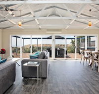 Coral Sands Luxury Beach House - Schoolies Week Accommodation