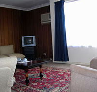 Black Opal Holiday Units - Schoolies Week Accommodation