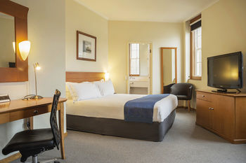 Holiday Inn Old Sydney The Rocks - Schoolies Week Accommodation 3