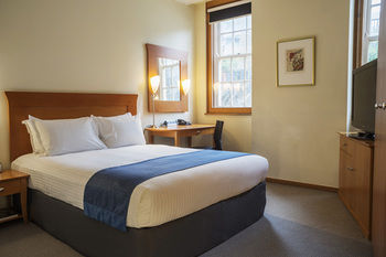 Holiday Inn Old Sydney The Rocks - Schoolies Week Accommodation 4