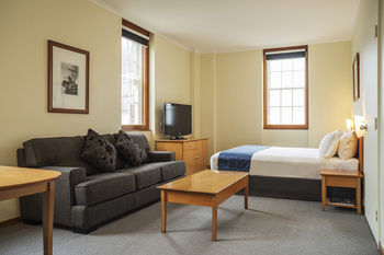 Holiday Inn Old Sydney The Rocks - Schoolies Week Accommodation 11