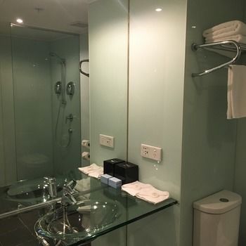Ramada Encore Dandenong - Schoolies Week Accommodation 1