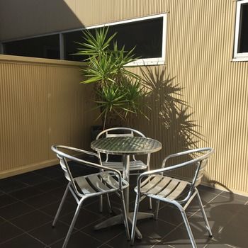 Ramada Encore Dandenong - Schoolies Week Accommodation 16