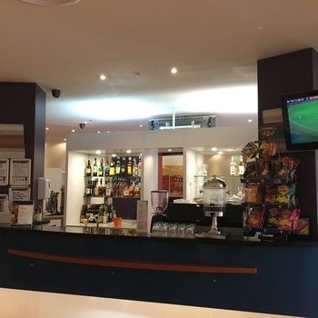 Ramada Encore Dandenong - Schoolies Week Accommodation 18