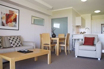 Horton Apartments - Schoolies Week Accommodation 21