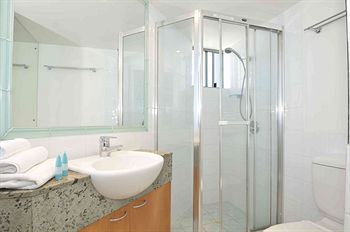 Malibu Mooloolaba - Schoolies Week Accommodation 2