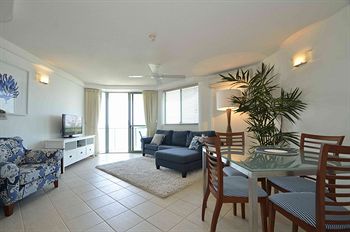 Malibu Mooloolaba - Schoolies Week Accommodation 14